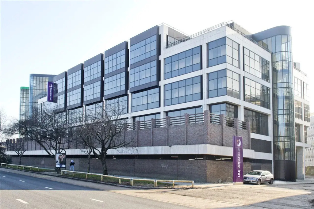 Premier Inn London Chiswick — фото