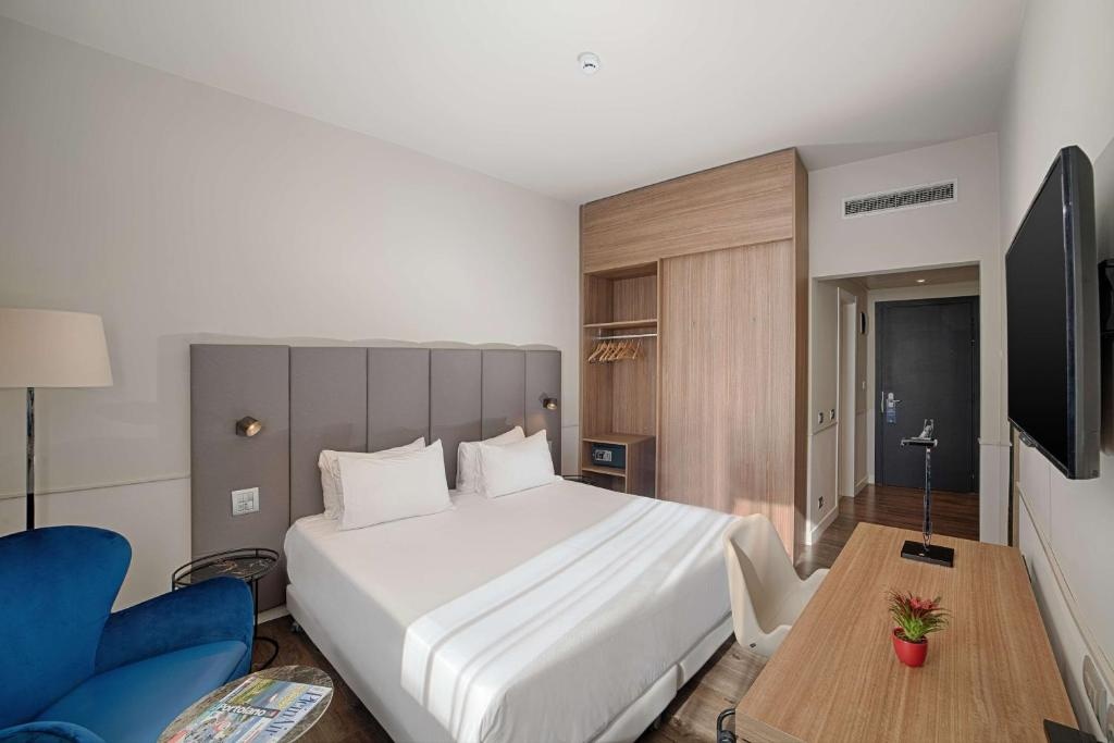 NH Napoli Panorama Room Type - Standard Double room (full double bed)
