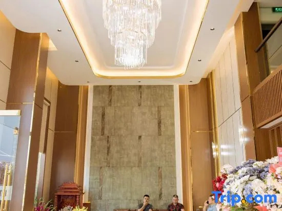 Phuong Dong Hotel Mong Cai in Mong Cai