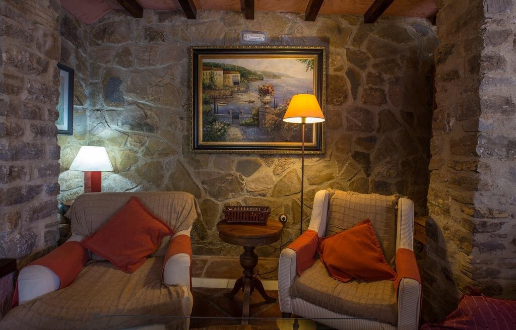 Hotel Cueva del Gato picture