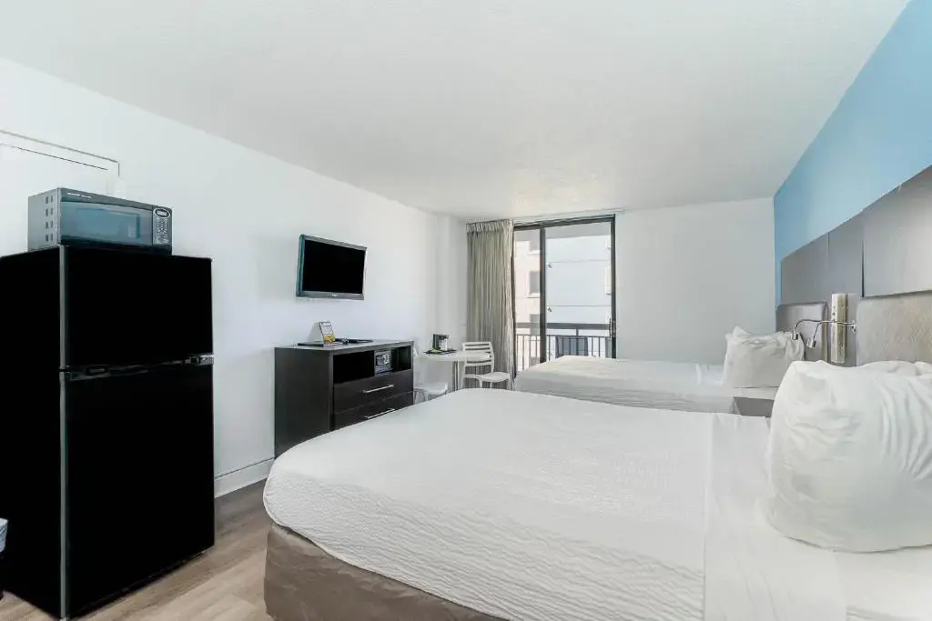 Double Suite with sea view (full double bed)