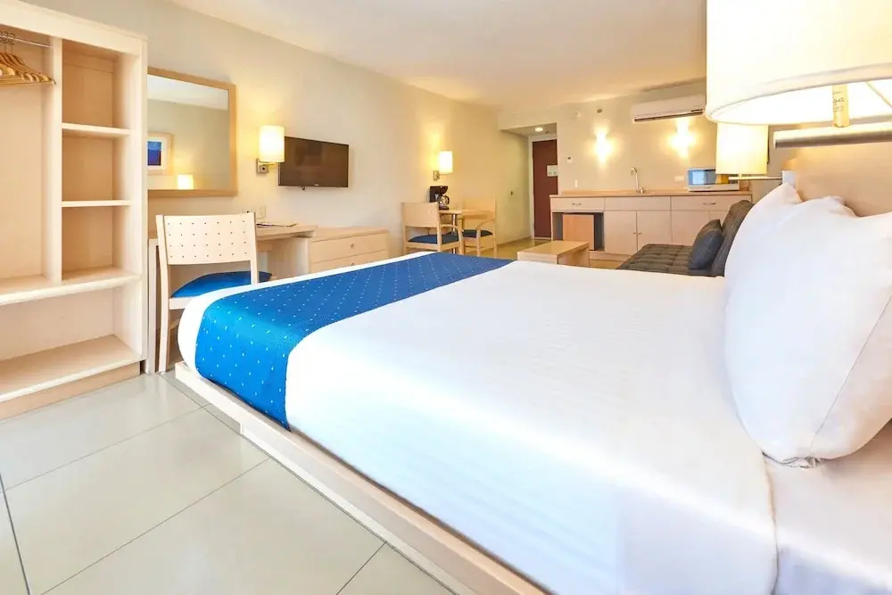Double Suite (full double bed)