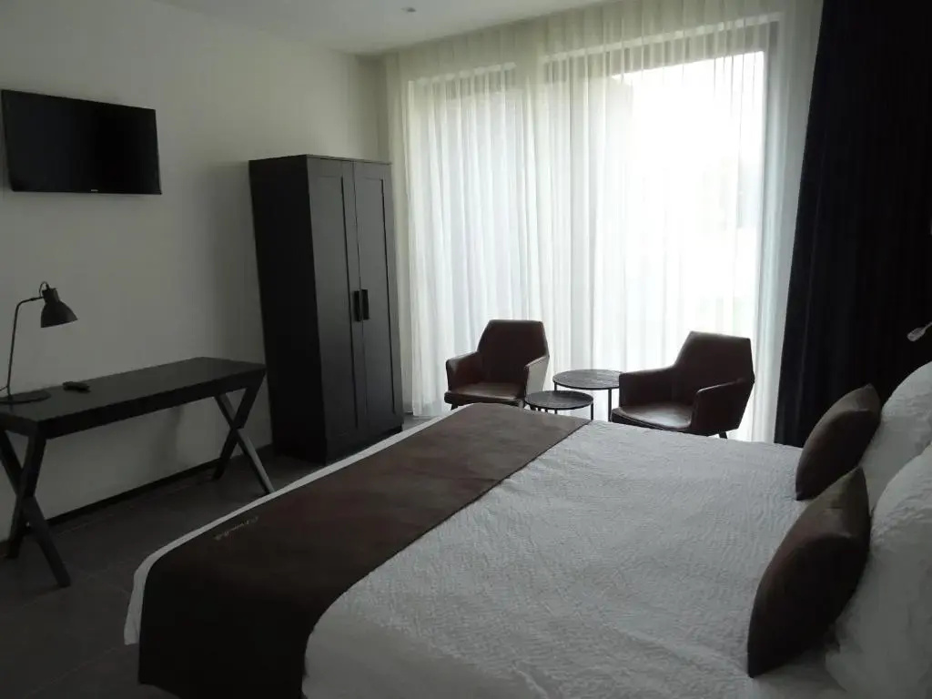 Superior Double room (full double bed)