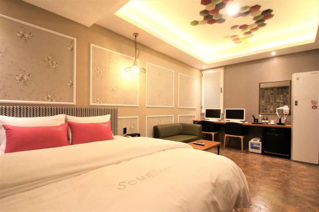 Standard Double room (full double bed)