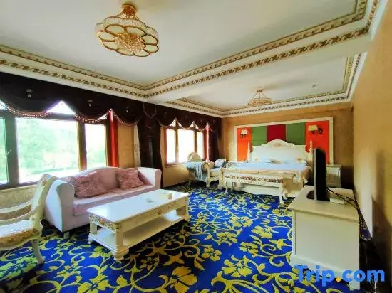 Standard Triple Family room