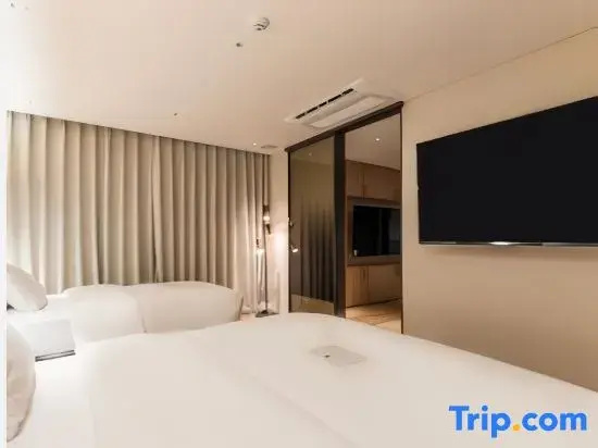 Double Suite (twin beds)