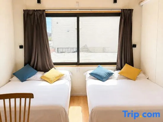 Minutes to USJ (1 Station) | Cozy 1st Floor Apt | Max 4 Guests