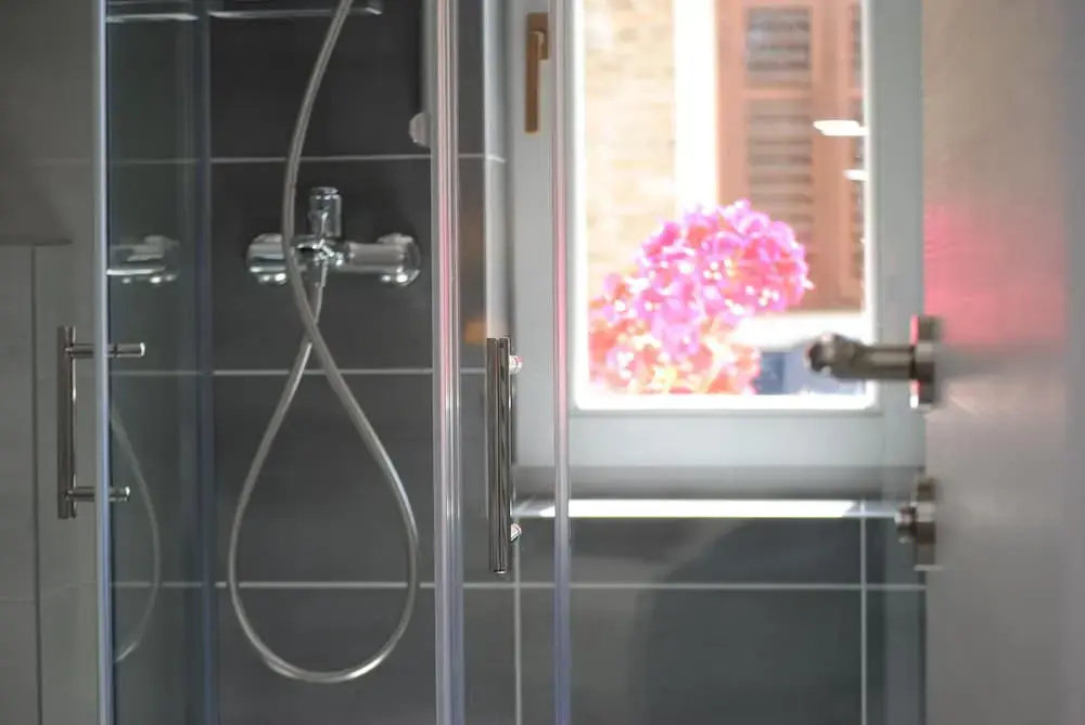 Deluxe Double room with city view (full double bed)