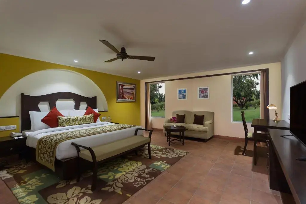 Deluxe Double room (full double bed)