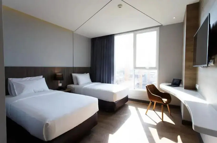 Standard Double room with pool view (twin beds)