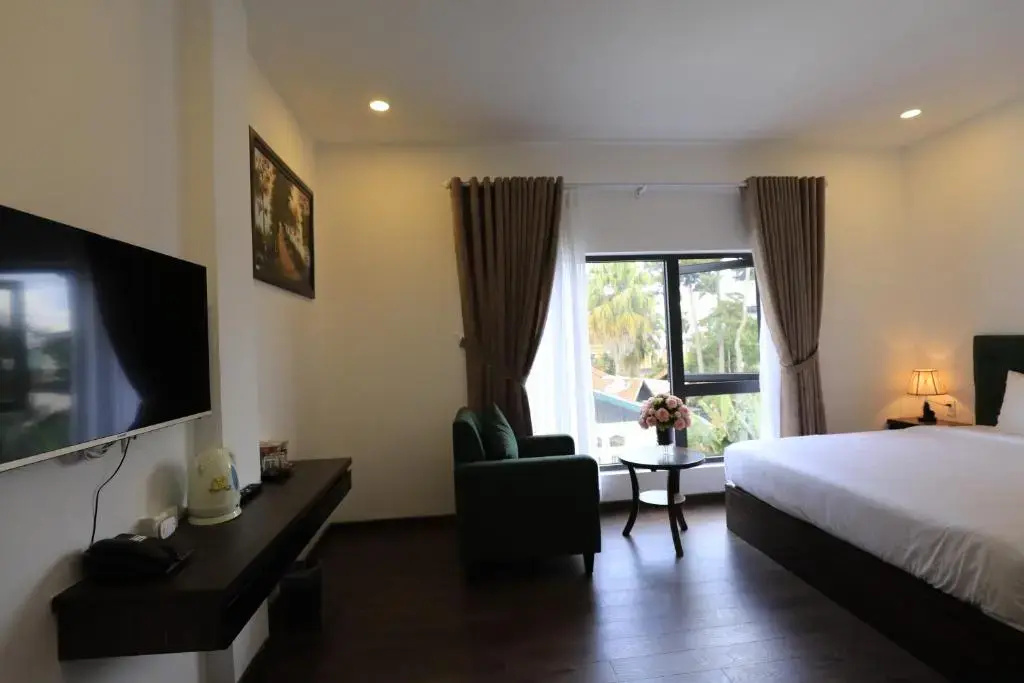 Deluxe Double room (full double bed)