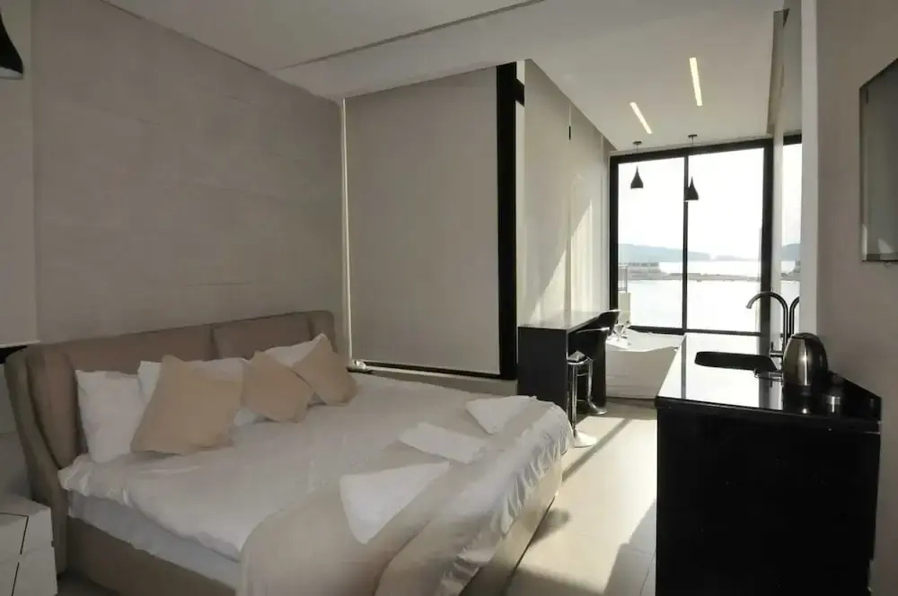 Studio with sea view