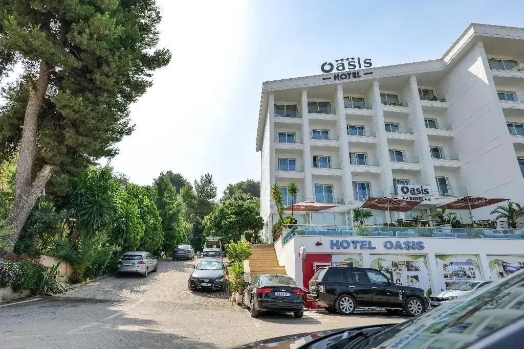 Hotel Oasis