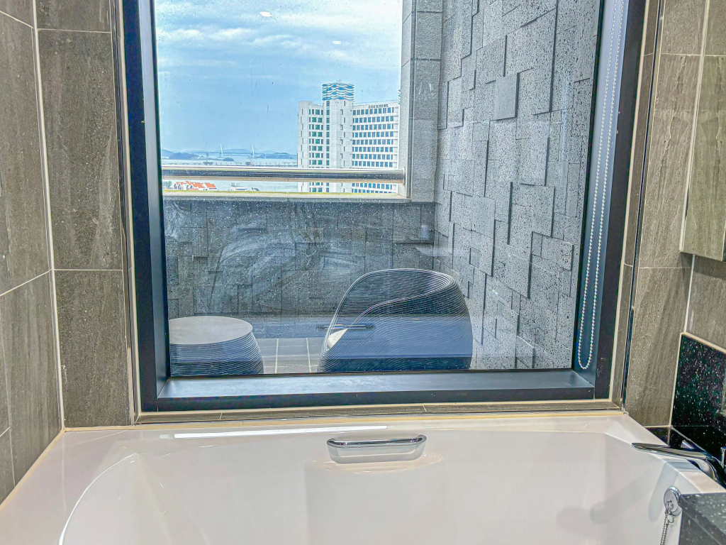 Royal Emporium Incheon Airport Hotel - фото 48