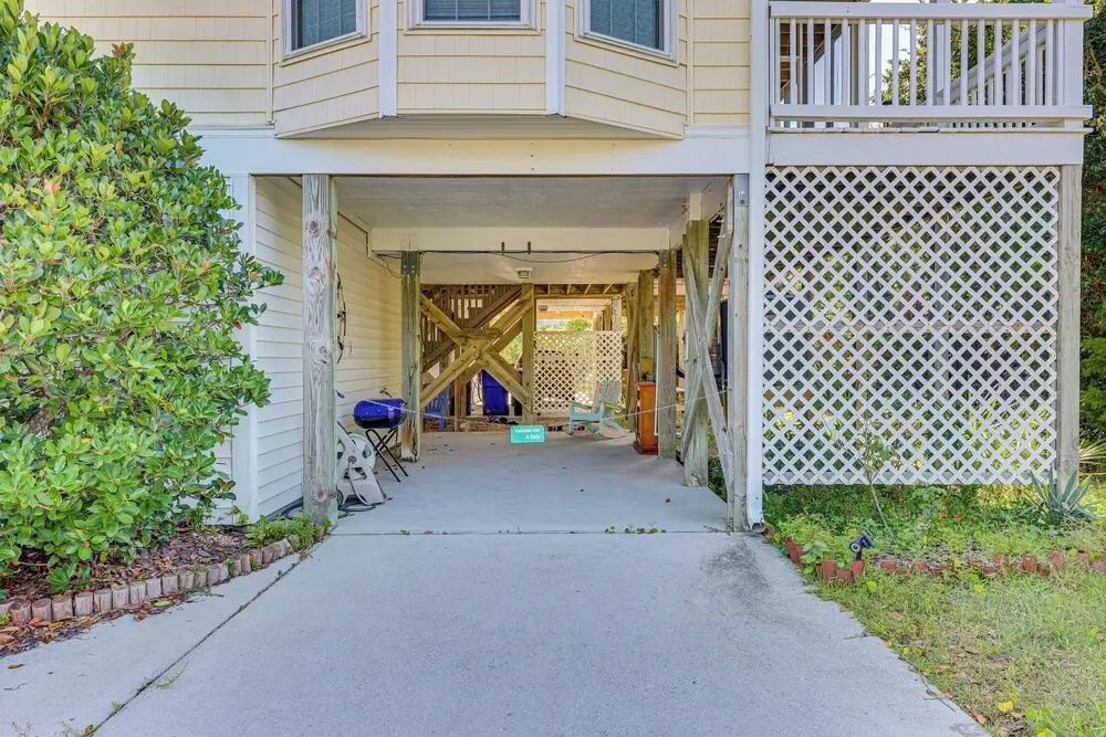 Walk to Beaches: Home w/ Patio in Surf City!