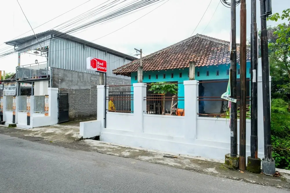 RedDoorz Syariah Near Monjali 4 Yogyakarta