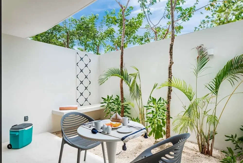 Standard Double Studio with garden view full double bed