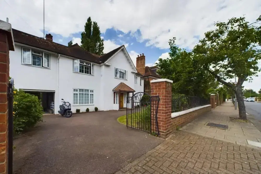 The Richmond Park Hideaway - Cozy 4bdr House With Garden Rooftop Terrace