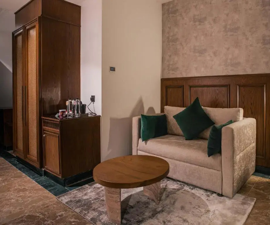 Deluxe Double room (full double bed)
