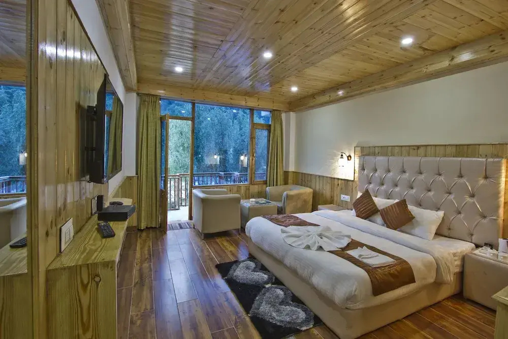 Superior Double room (full double bed)