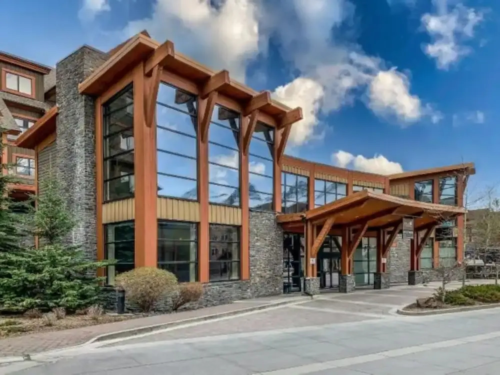 Luxury 3-Br Penthouse | INDOOR Pool & Hot Tub | Pool Table | 2 Decks + Mtn Views