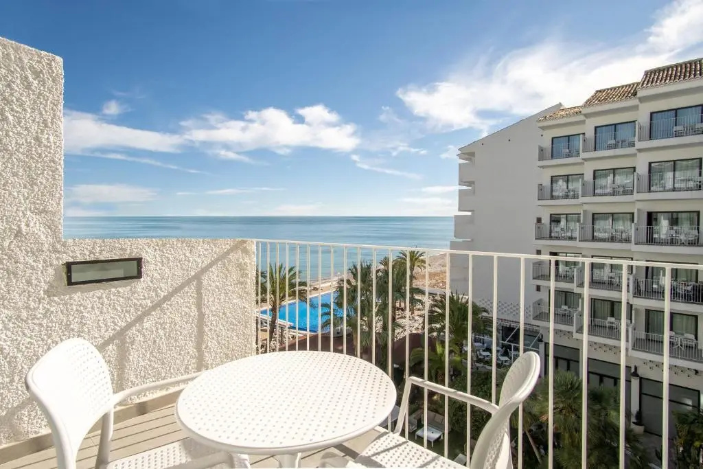 Premier Double room with partial sea view (full double bed)