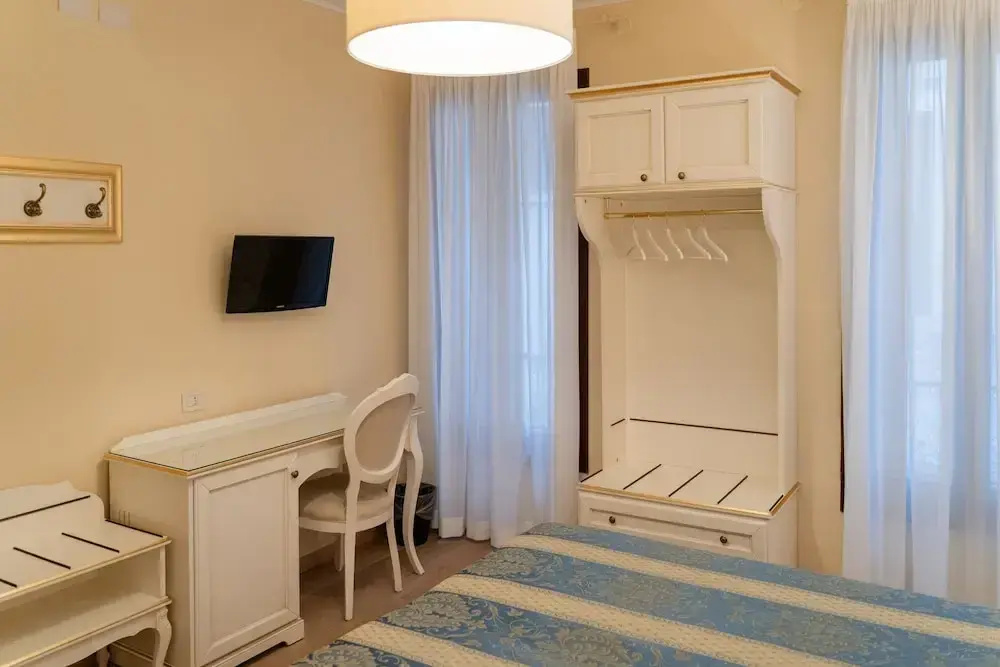 Superior Double room (full double bed)