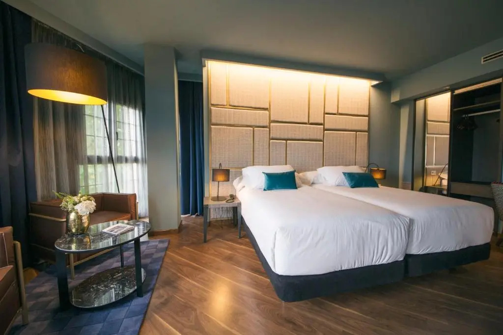 Pamplona Catedral Hotel - Chambres