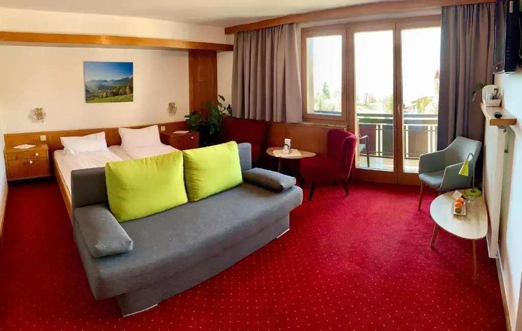 Standard Triple room