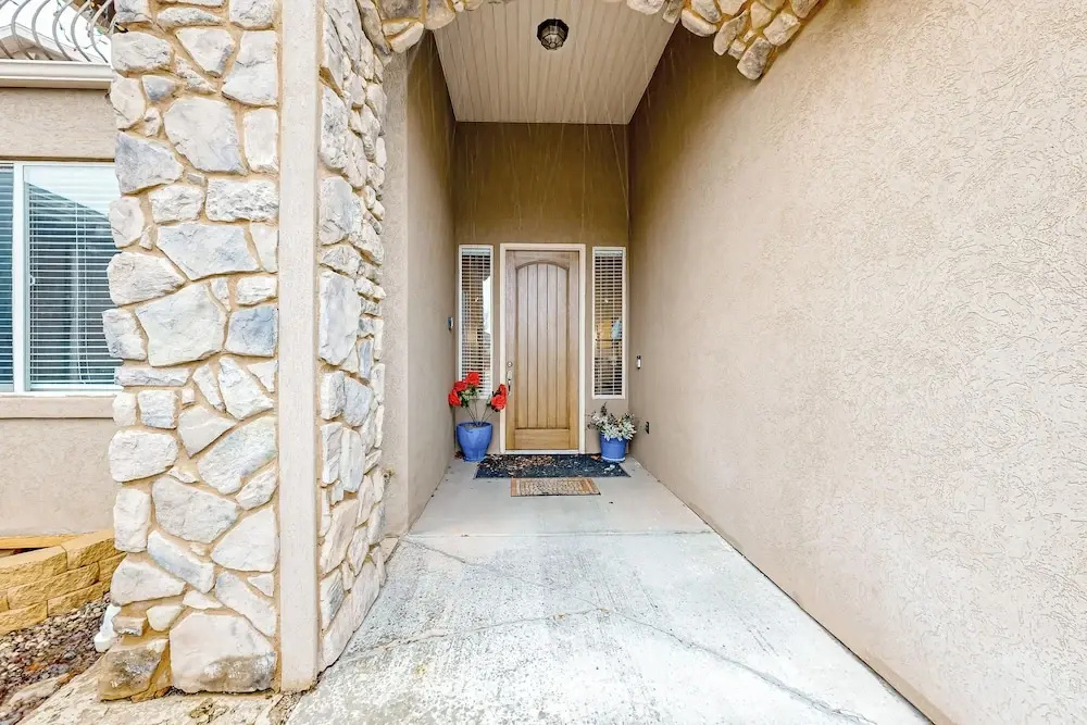 4BR Dog-friendly Mtn View Home w/ Grill & Yard
