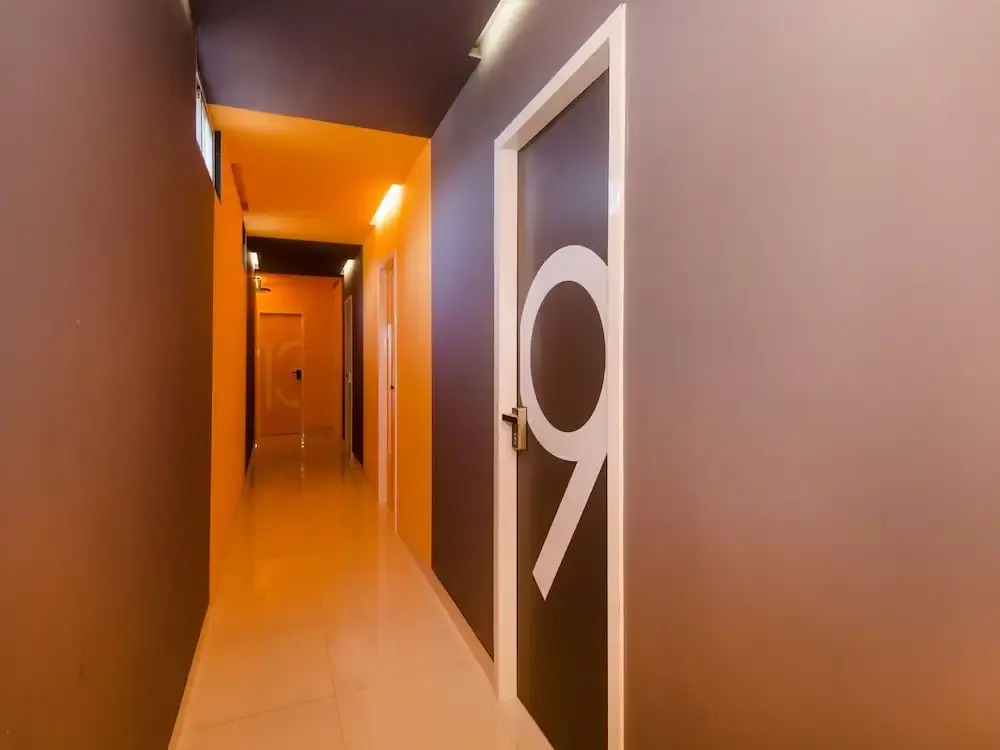 OYO Flagship 13885 Metro Residency - фото 12