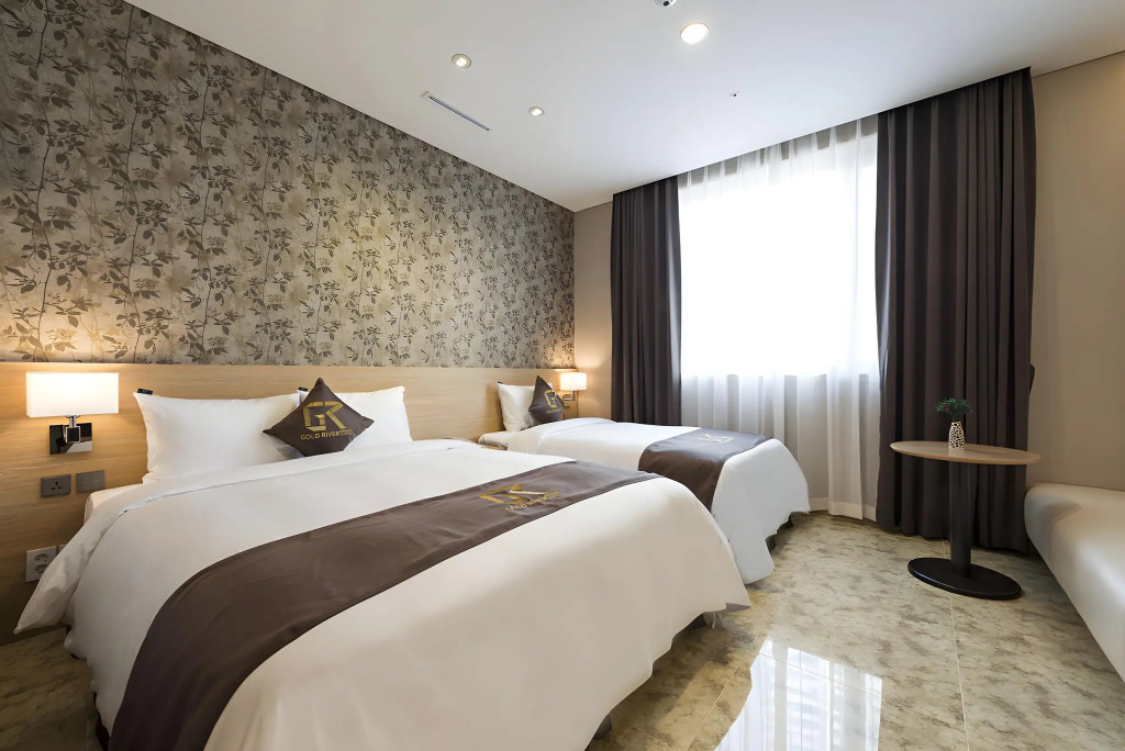 GoldRiver Hotel — фото