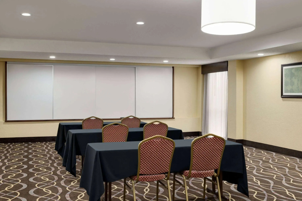 AmericInn by Wyndham Grand Rapids Airport North - Général