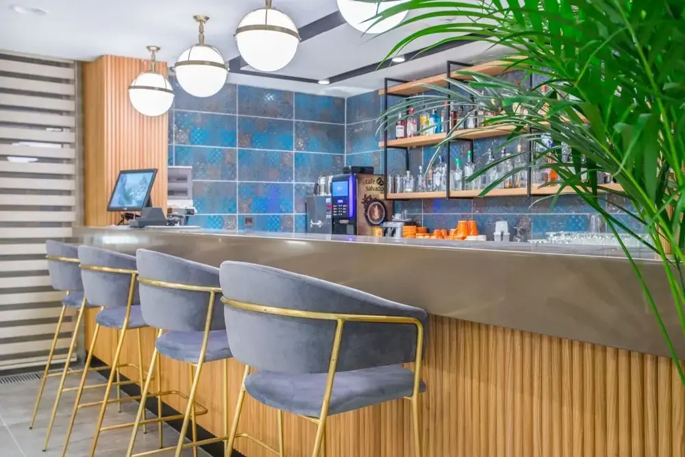 Food & Beverage