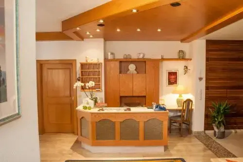 Lobby & Reception