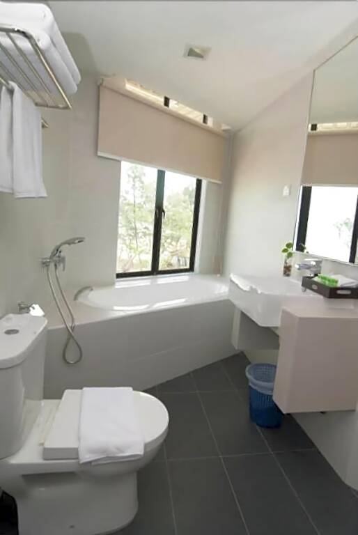 Samsuria Beach Resort & Residence