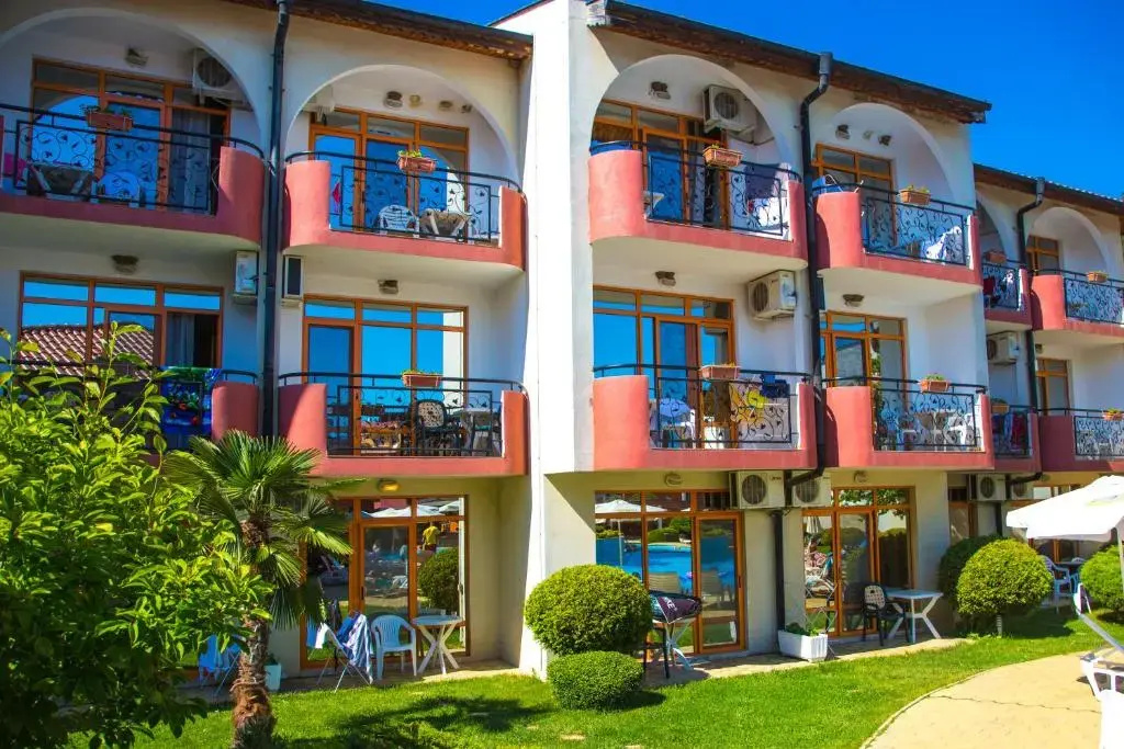 Standard Double room with pool view (full double bed)