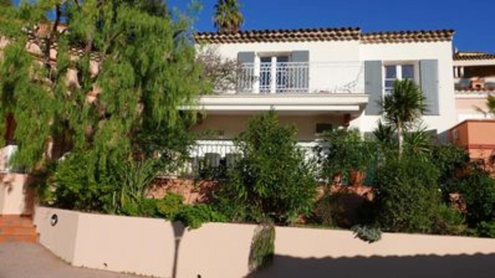 House With 2 Bedrooms in Sainte-maxime, With Shared Pool, Furnished Terrace and Wifi - 5 km From the Beach