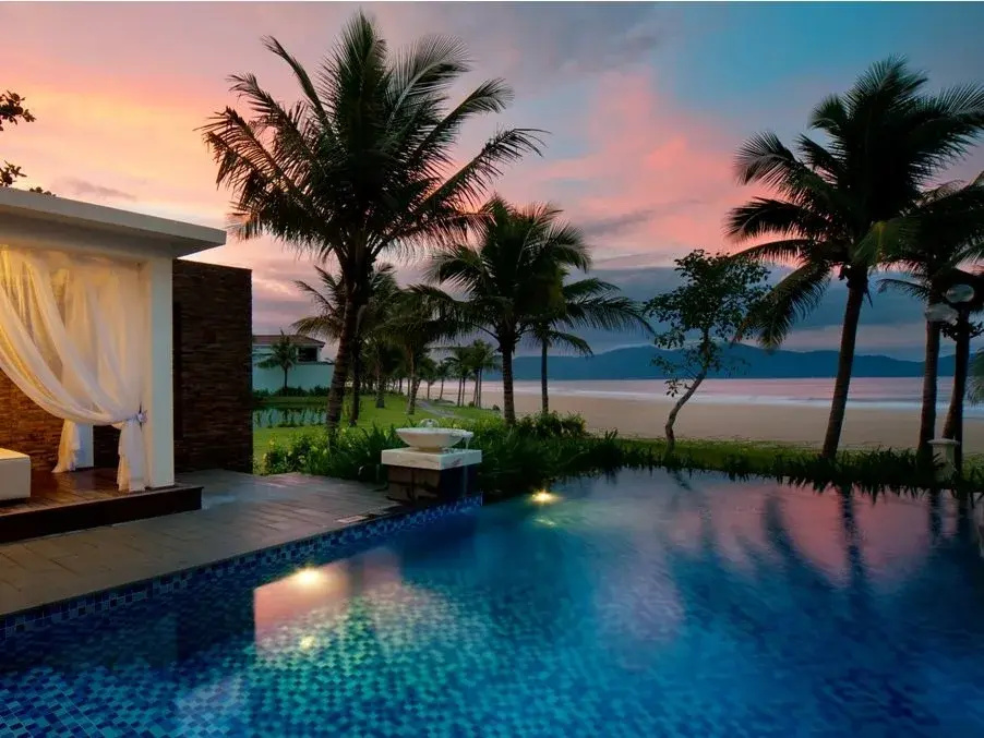 Beach & Waterfront