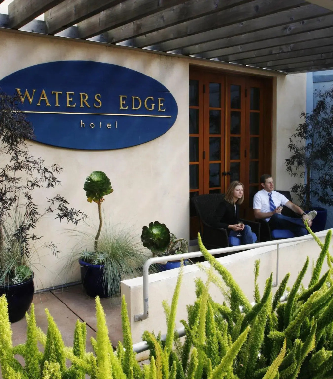 Waters Edge Hotel - Chambres