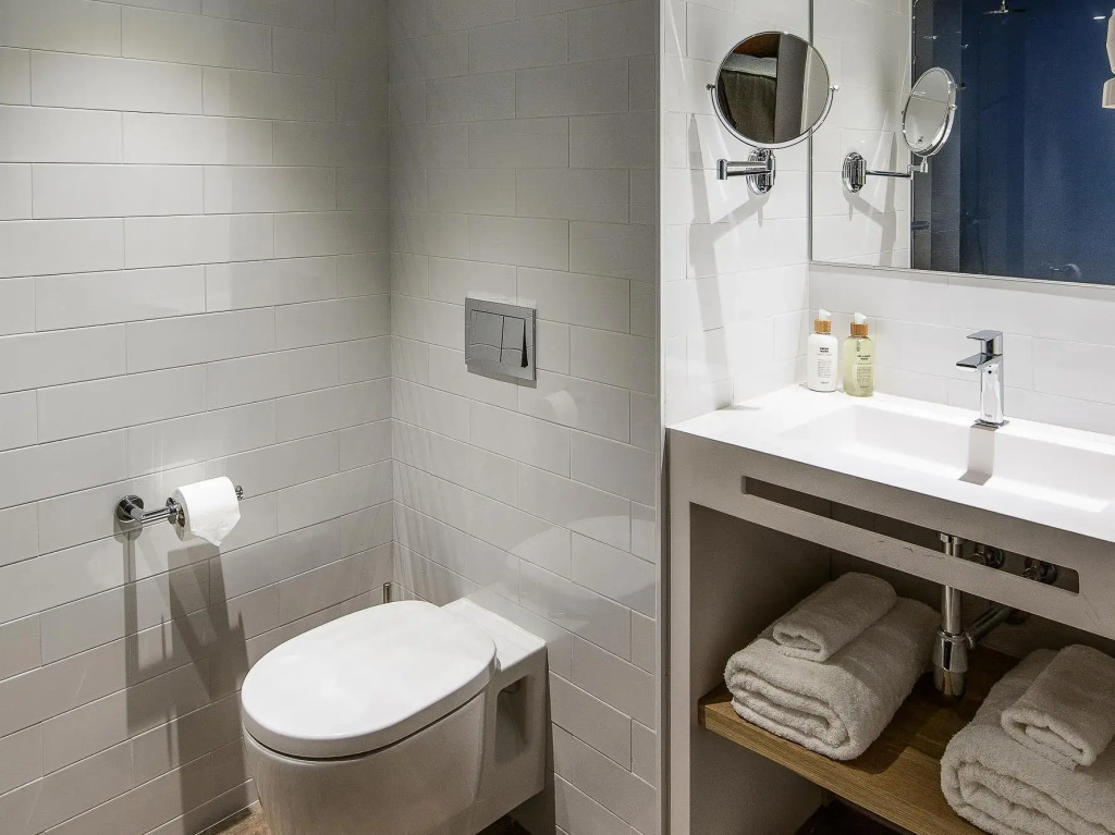 Yurbban Trafalgar Hotel picture