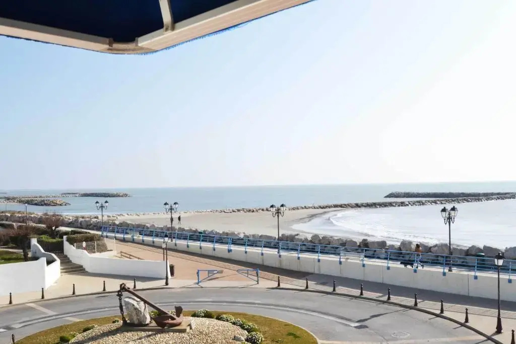 Beach & Waterfront