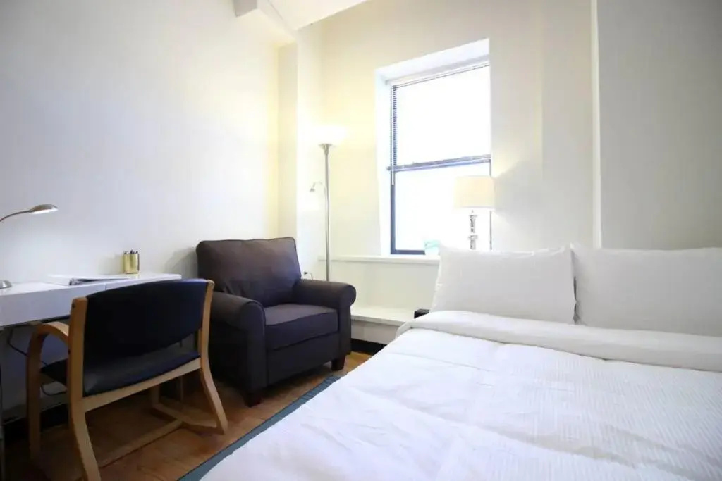 Deluxe Studio
