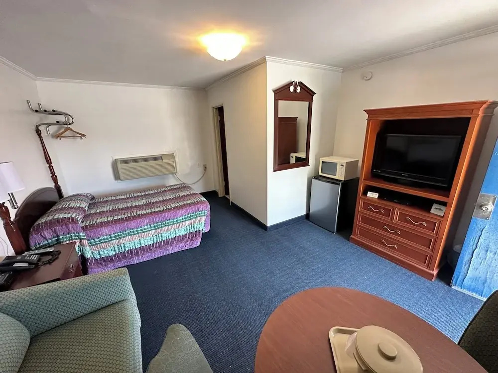 Deluxe Double room (full double bed)