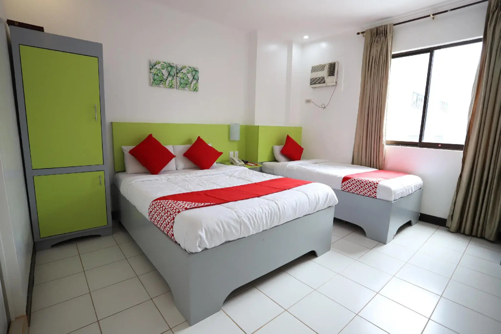 Standard Triple room