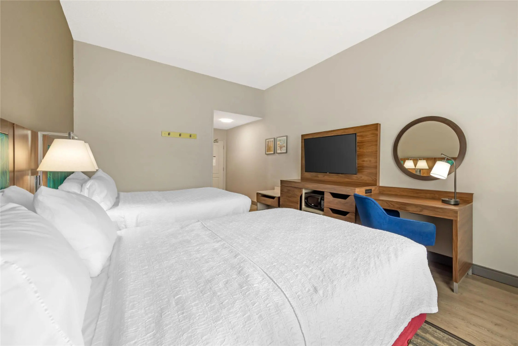 Hampton Inn Pine Grove — 5