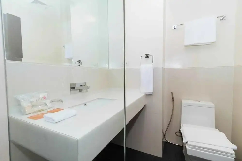 Номер Standard с видом на город в Maxx Hotel Makati