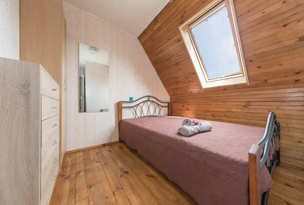 Economy room
