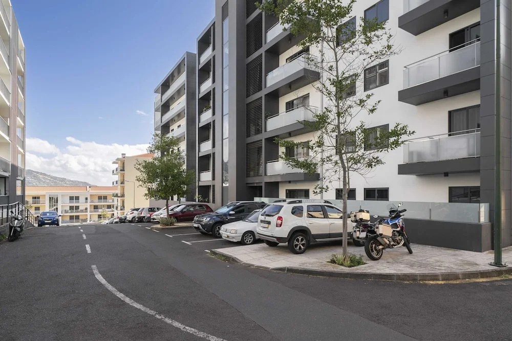 Comfortable and Near Funchal - Barreiros IV