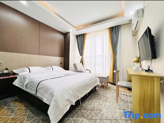 Номер Deluxe в Kunming Fuxuan Hotel (ShopCuihu Park)